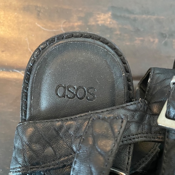 Black Strappy ASOS Sandals with Cut Outs / Size 8 US / 6 UK - Picture 3 of 4